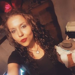 Meet your Posher, Alisa